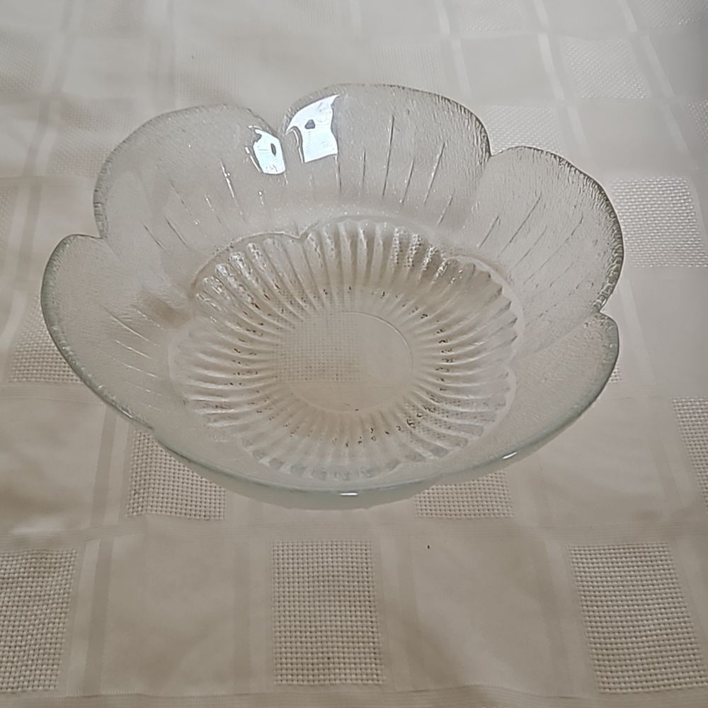 Clear Glass Fruit Bowl 10"-10" - Picture 2 of 16